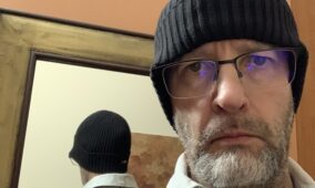 „Kim jestem”: autoprezentacja soszialowych autorów