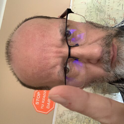 Czym się różnią trzy poniższe komunikaty?