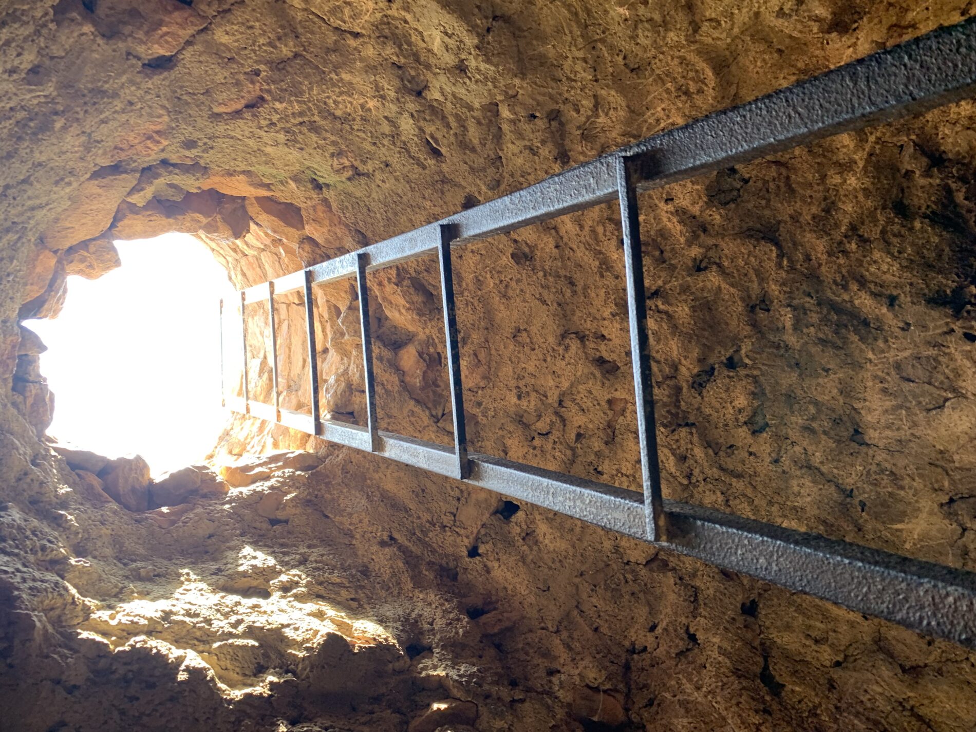 Pracownik nie zgłasza problemów, czyli…?